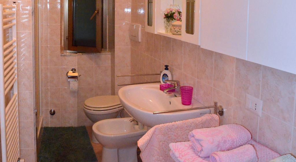 La Casa Delle Rose Room With Air Conditioning Λα Σπέτσια Δωμάτιο φωτογραφία
