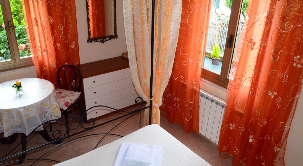 La Casa Delle Rose Room With Air Conditioning Λα Σπέτσια Εξωτερικό φωτογραφία